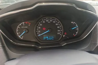 Ford Escort 2017, 64000 км, за 36838.2 CNY - фото 8