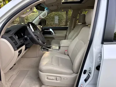Toyota Land Cruiser 2020, 60000 км, за 795800 CNY - фото 8