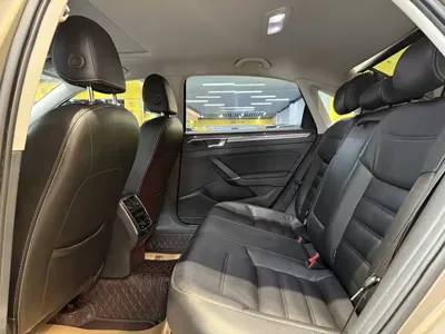 Volkswagen Passat 2017, 125000 км, за 59800 CNY - фото 10