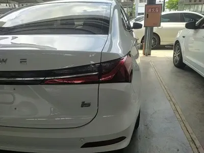 Roewe i5 2023, 2100 км, за 38800 CNY - фото 8