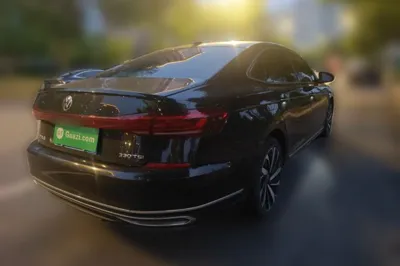 Volkswagen Passat 2023, 38600 км, за 126618.98 CNY