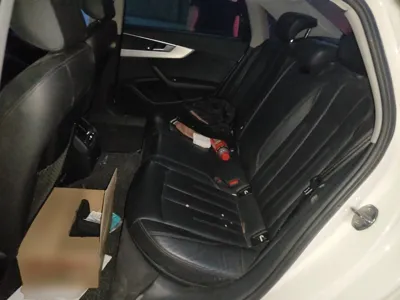 Audi A4L 2018, 119300 км, за 93676.02 CNY