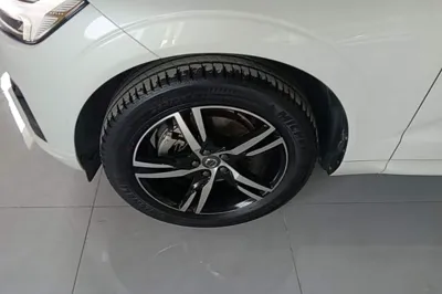 Volvo XC60 2018, 93500 км, за 131200.81 CNY - фото 8