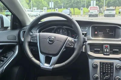 Volvo V40 2017, 68400 км, за 60528.17 CNY - фото 18