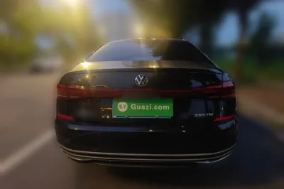 Volkswagen Passat 2023, 38600 км, за 126618.98 CNY