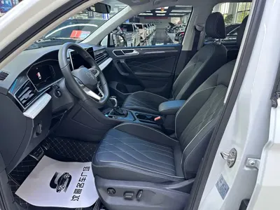 Volkswagen Tiguan L 2025, 60000 км, за 122800 CNY