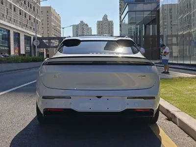 Zeekr 极氪007GT 2025, 15000 км, за 159900 CNY
