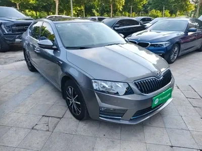 Skoda Octavia 2016, 78800 км, за 33600 CNY