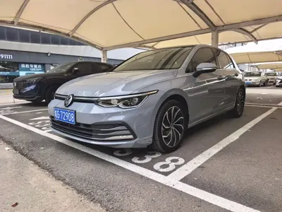 Volkswagen Golf · 2022 год