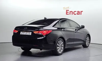 Hyundai Sonata 2013, 119961 км, за 6100000 KRW
