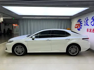 Toyota Camry 2020, 68000 км, за 91800 CNY