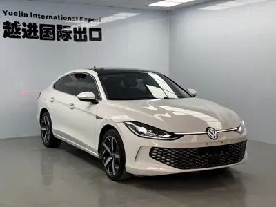 Volkswagen Lamando 2023, 30000 км, за 117800 CNY