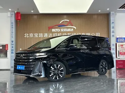 Toyota Vellfire · 2025 год