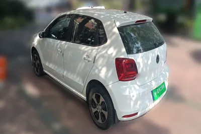 Volkswagen Polo 2016, 17000 км, за 40914.95 CNY
