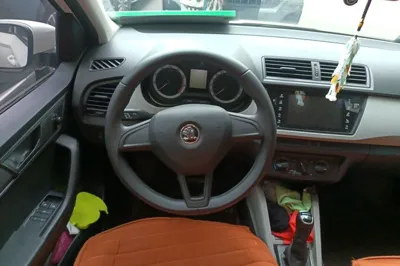 Skoda Fabia 2016, 26600 км, за 38578.48 CNY - фото 7