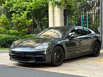 Porsche Panamera · 2017 год