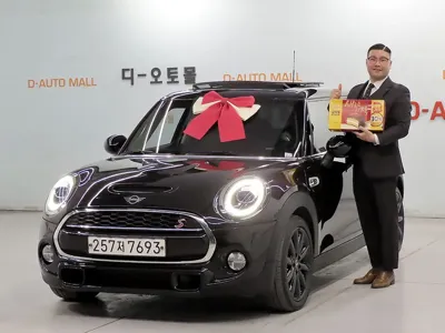 MINI Cooper · 2019 год