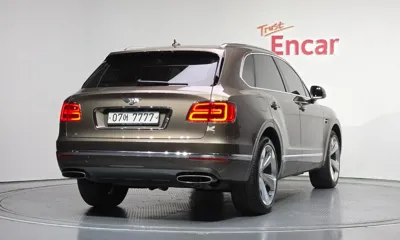 Bentley Bentayga 2017, 18966 км, за 128000000 KRW