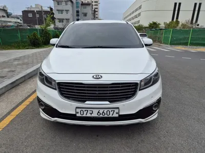 Kia Canival · 2017 год