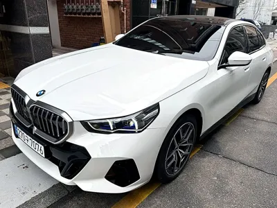 BMW 5-Series 2026, 1200 км, за 40100000 KRW