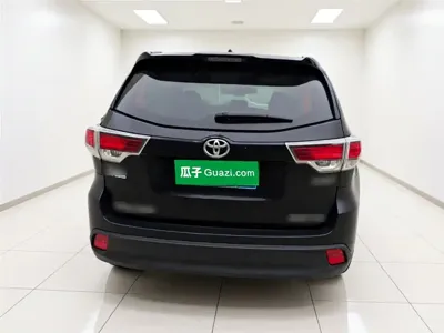 Toyota Highlander 2017, 60100 км, за 87300 CNY