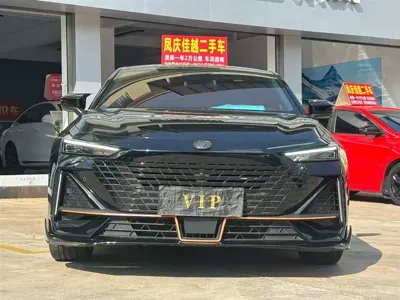 Changan UNI-V 2023, 25000 км, за 83600 CNY