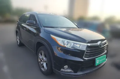 Toyota Highlander 2017, 112800 км, за 97602.05 CNY
