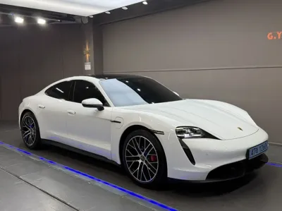 Porsche Taycan · 2021 год