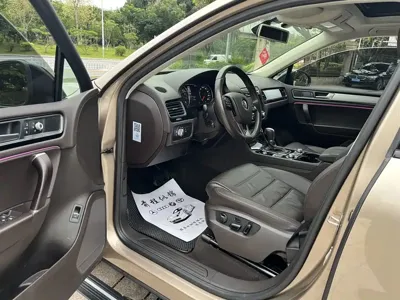 Volkswagen Touareg 2016, 120000 км, за 99800 CNY - фото 6