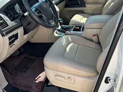 Toyota Land Cruiser 2019, 90000 км, за 459799 CNY - фото 8