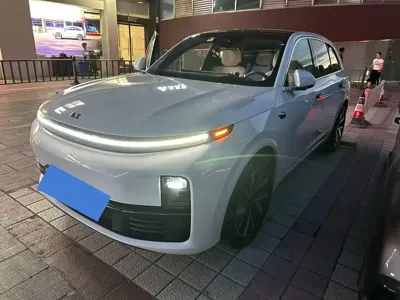 Li Auto Li L7 · 2023 год