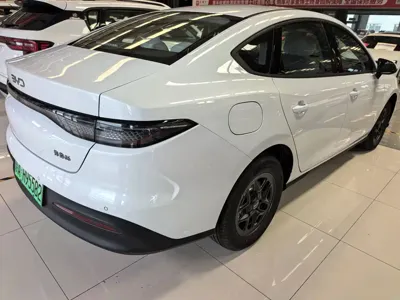 BYD Seal 05 DM-i 2026, 1000 км, за 76800 CNY