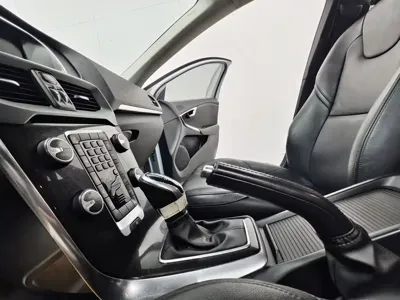 Volvo V40 2016, 119000 км, за 30299 CNY - фото 12