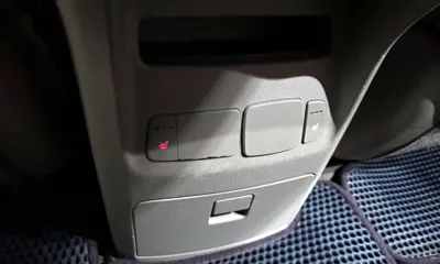 Kia Canival 2015, 161267 км, за 9500000 KRW - фото 16