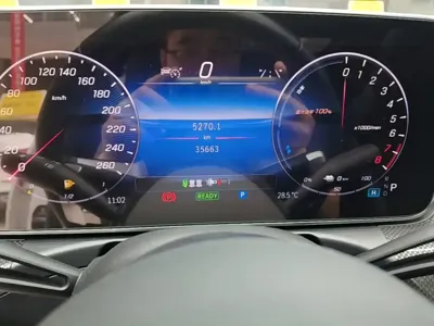 Mercedes-Benz C-Class New Energy 2024, 35700 км, за 192300 CNY - фото 12