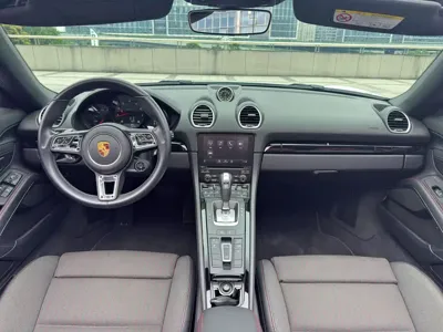 Porsche 718 2021, 9000 км, за 408000 CNY - фото 9