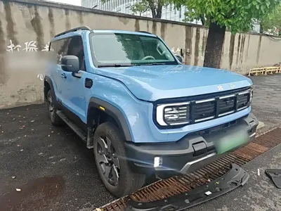 Beijing Off-Road 北京越野BJ40增程 2025, 11800 км, за 141400 CNY