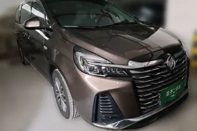 Buick GL8 2023, 13600 км, за 160160.16 CNY