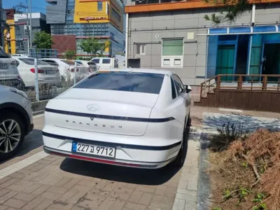 Hyundai Grandeur 2024, 38000 км, за 31330000 KRW