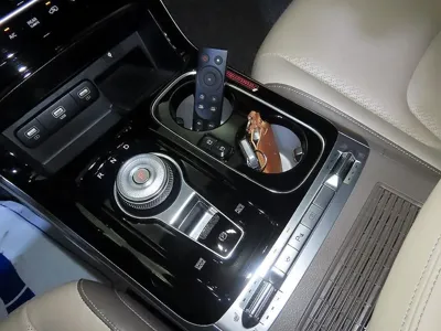 Kia Canival 2023, 43865 км, за 36000000 KRW - фото 9