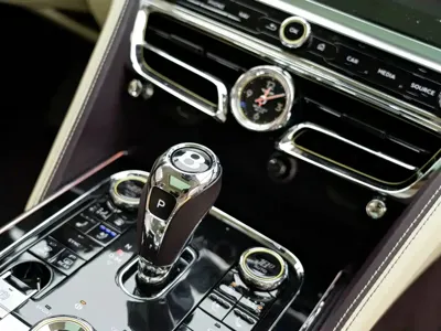Bentley Flying Spur 2023, 98000 км, за 1880000 CNY - фото 21