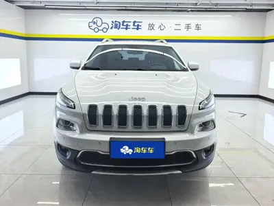 Jeep Cherokee 2016, 110800 км, за 32800 CNY