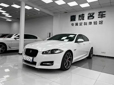 Jaguar XF · 2015 год