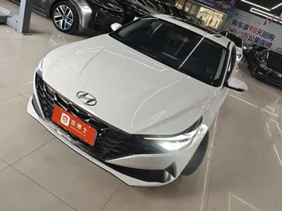 Hyundai Elantra · 2023 год