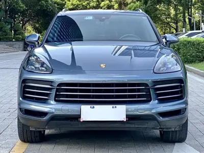 Porsche Cayenne 2018, 35000 км, за 378000 CNY