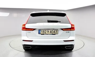Volvo V60 2022, 122037 км, за 26700000 KRW