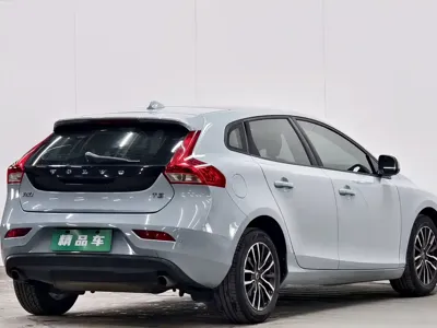 Volvo V40 2016, 119000 км, за 30299 CNY