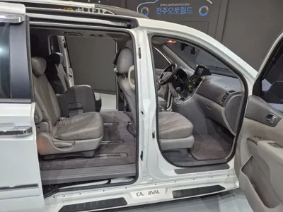 Kia Canival 2013, 129725 км, за 5300000 KRW - фото 14