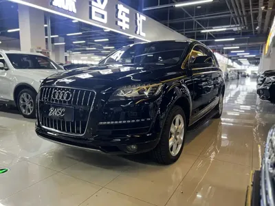 Audi Q7 · 2012 год