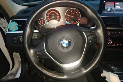 BMW 3 Series 2019, 93699 км, за 92330.02 CNY - фото 11